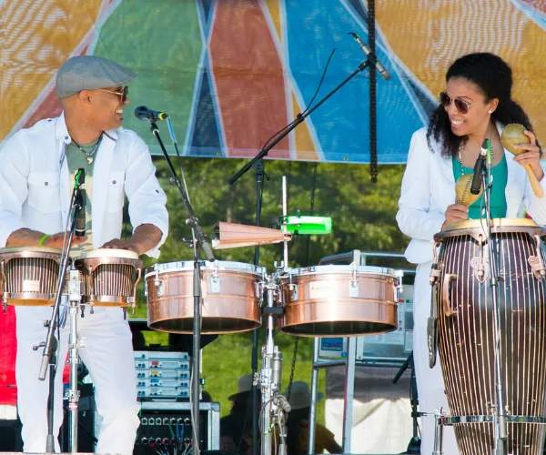 Joaquín Núñez on stage with another member of Rumberos