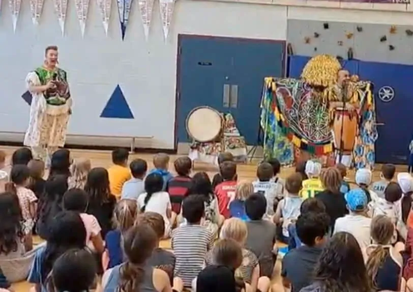 Mestre Sergio Xocolate and Suzanne Roberts Smith perform at Northlea JMS